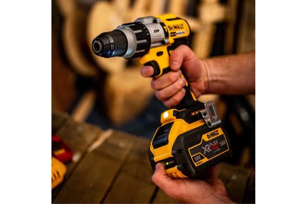 Máy Khoan Vặn Vít Dùng Pin Dewalt DCD996N  (không kèm pin sạc)