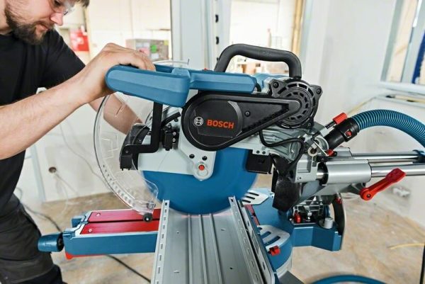 Máy cắt góc Bosch GCM 12 SDE