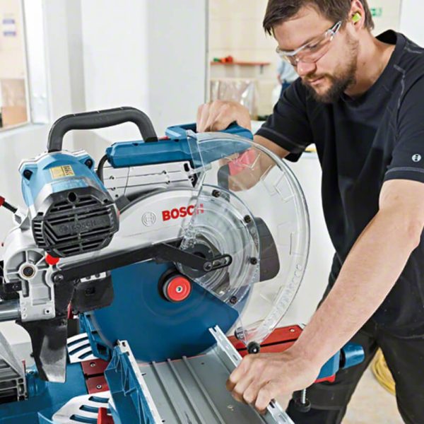 Máy cắt góc Bosch GCM 12 SDE