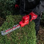 Máy tỉa hàng rào Milwaukee M12 FHT20-0