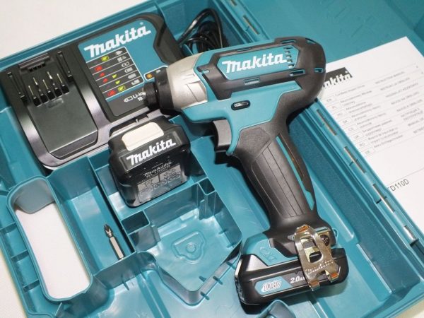 MÁY BẮT VÍT DÙNG PIN Makita TD110DSAE (12V MAX) (kèm 02 pin 2.0 + sạc)