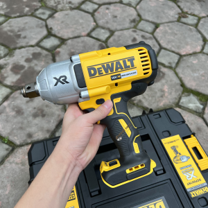 Máy Vặn Vít Bulong Động Lực Dùng Pin Dewalt DCF897  (không kèm pin sạc)