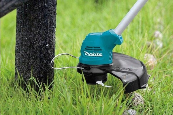 MÁY CẮT CỎ DÙNG PIN Makita UR100DZ (12V MAX) (không kèm pin sạc)